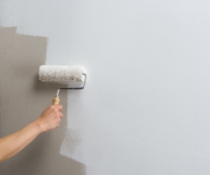 Làm thế nào để lớp sơn mịn mà không bị rổ khi dùng cọ lăn?